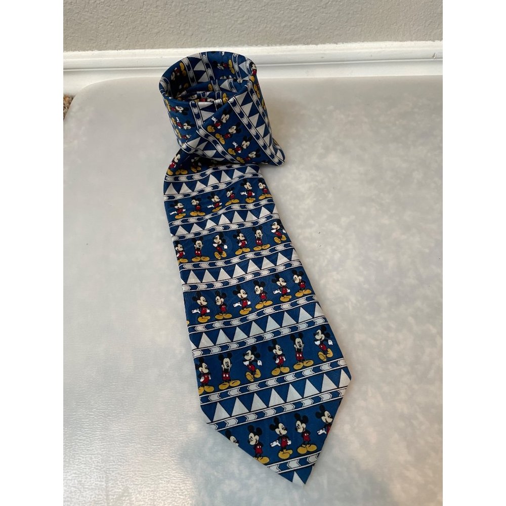 Disney Mickey Unlimited Mickey Mouse Necktie